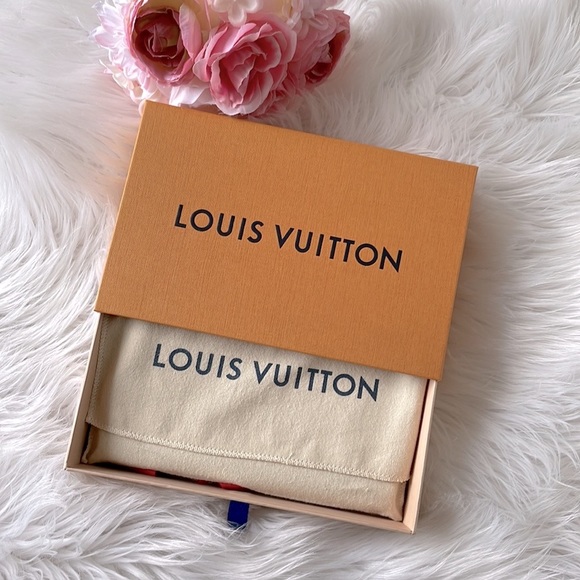 •Louis Vuitton• 🇫🇷 Mahina Zippy Wallet - Picture 5 of 14
